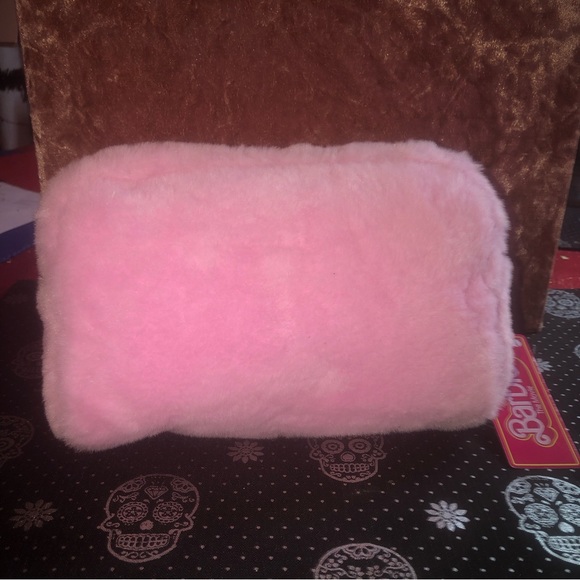 Barbie the movie fuzzy pink makeup bag limited edition - Picture 7 of 10